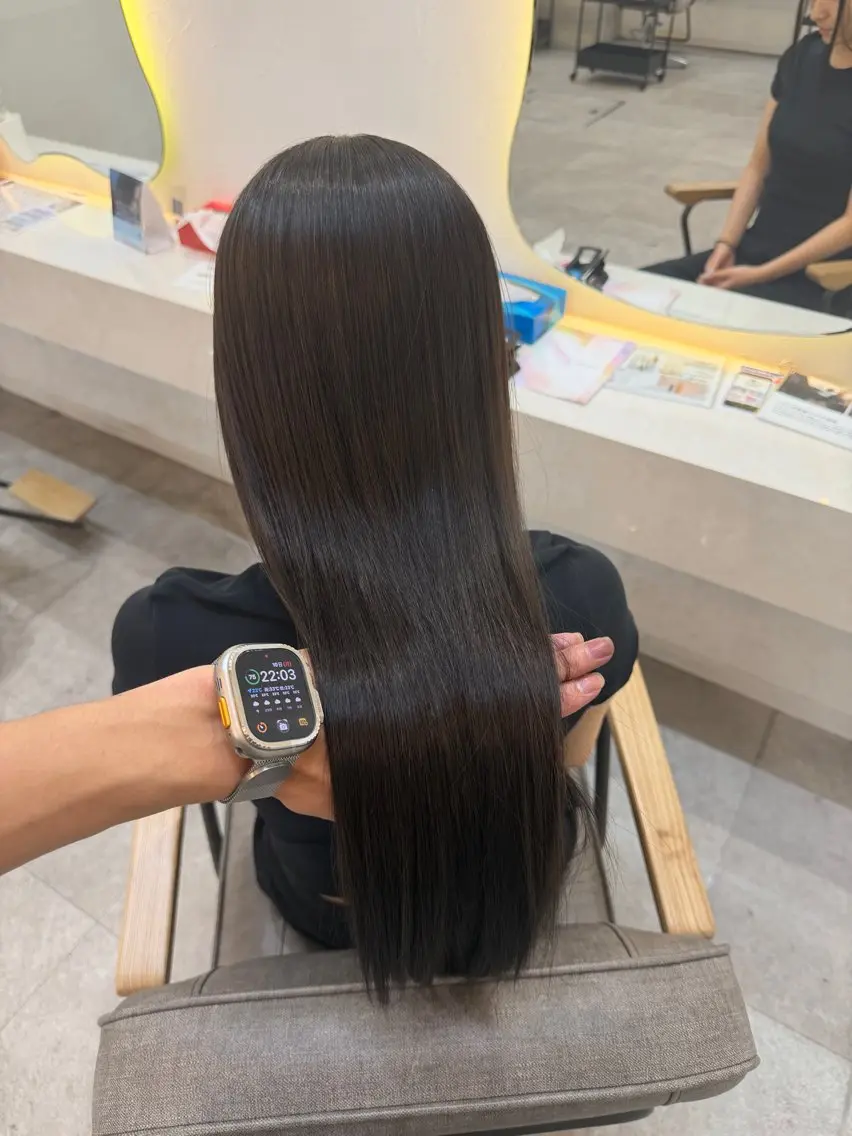 ロング カラー ブリーチ ヘアカラー 🤍りく 透明感カラー/熊谷のヘアスタイル