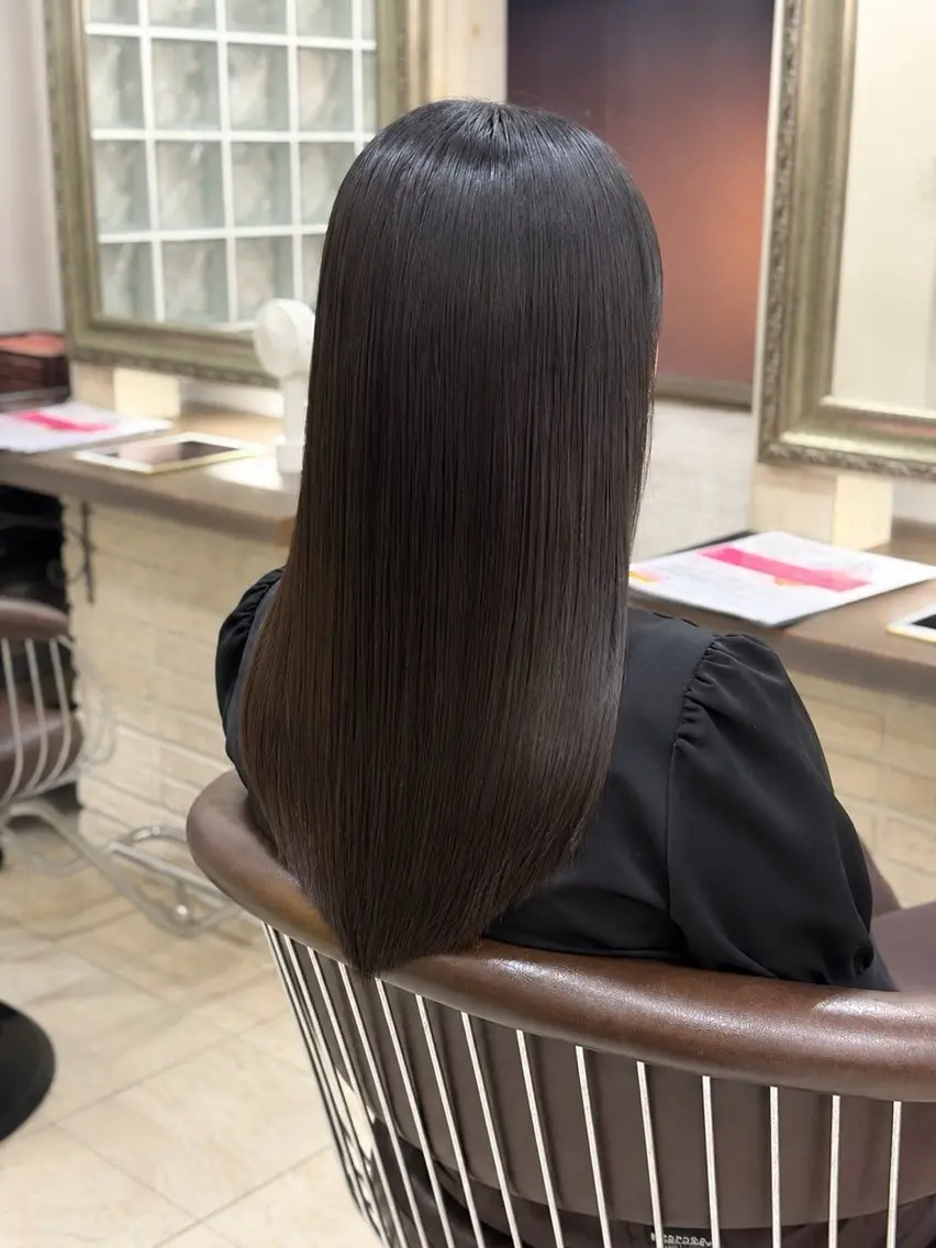 ロング 髪質改善 縮毛矯正 地毛風ストレート 早坂裕真のヘアスタイル