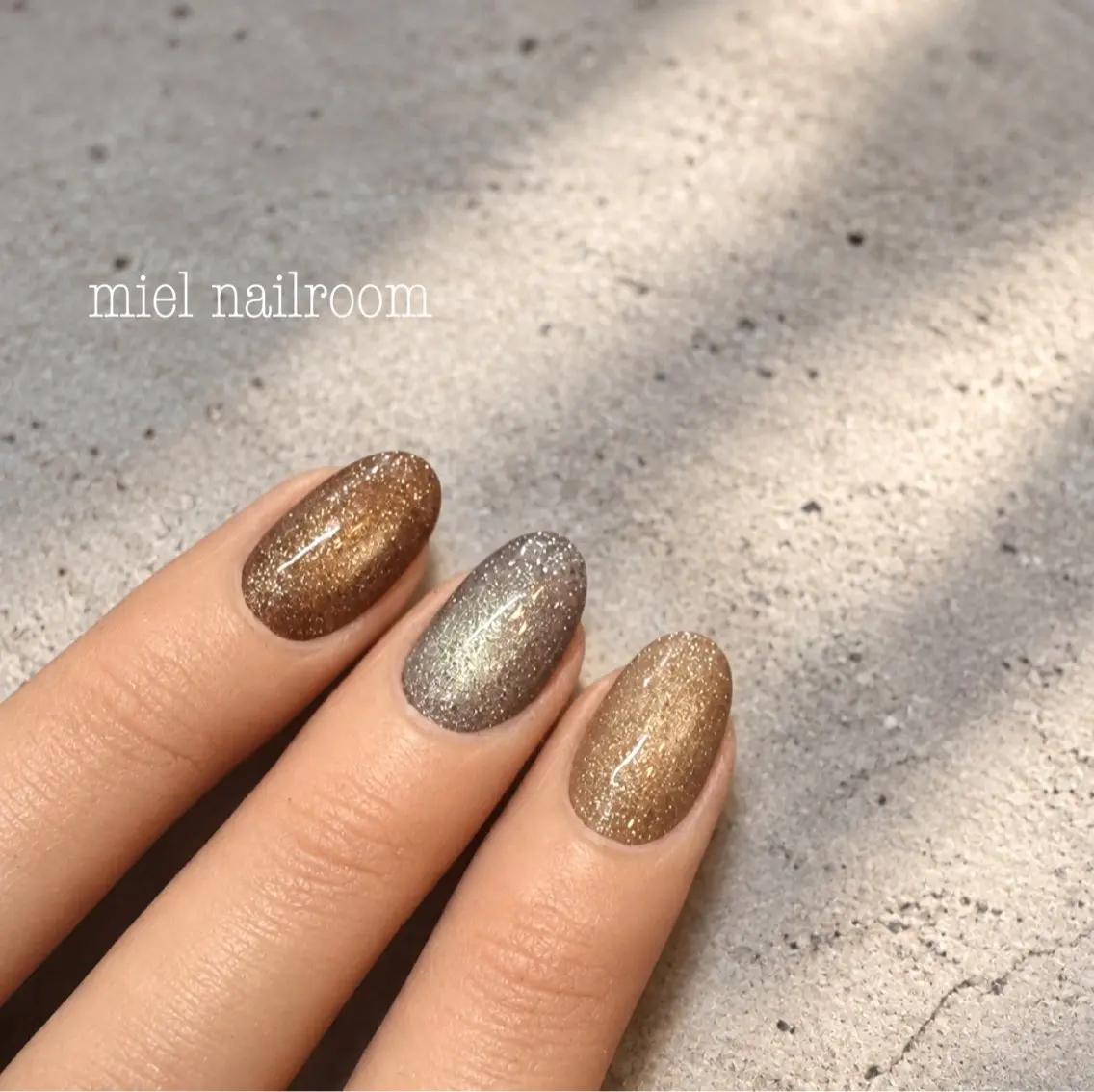 ネイル キラキラネイル マグネットネイル miel yumiのネイルデザイン