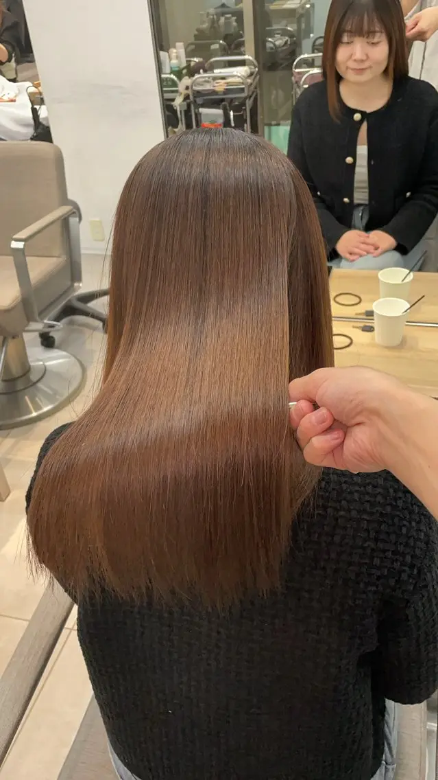 セミロング 縮毛矯正 トリートメント ✨髪質改善✨美髪 矯正🫧小泉のヘアスタイル