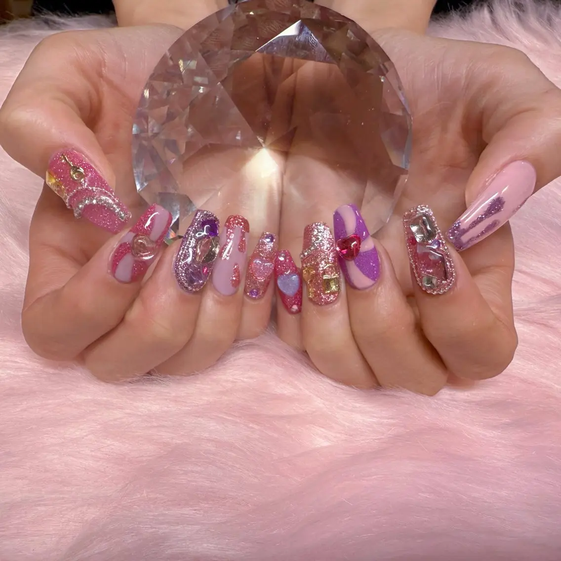 ネイル キラキラネイル ハンドネイル リスブラン 🎀Mika🎀のネイルデザイン