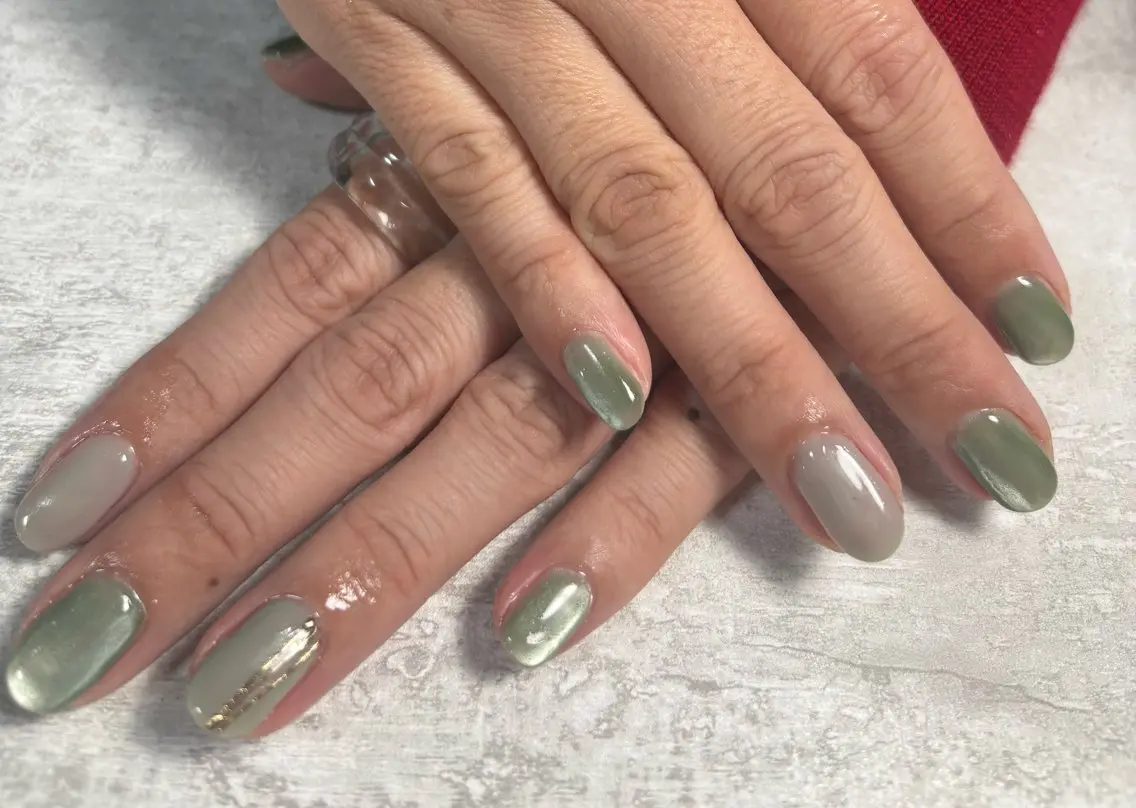 ネイル オーロラネイル ブルー フットネイル フレンチネイル ジェルネイル kiki nail たまプラーザのネイルデザイン