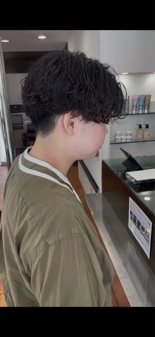 ショート パーマ 松岡 弥斗のヘアスタイル
