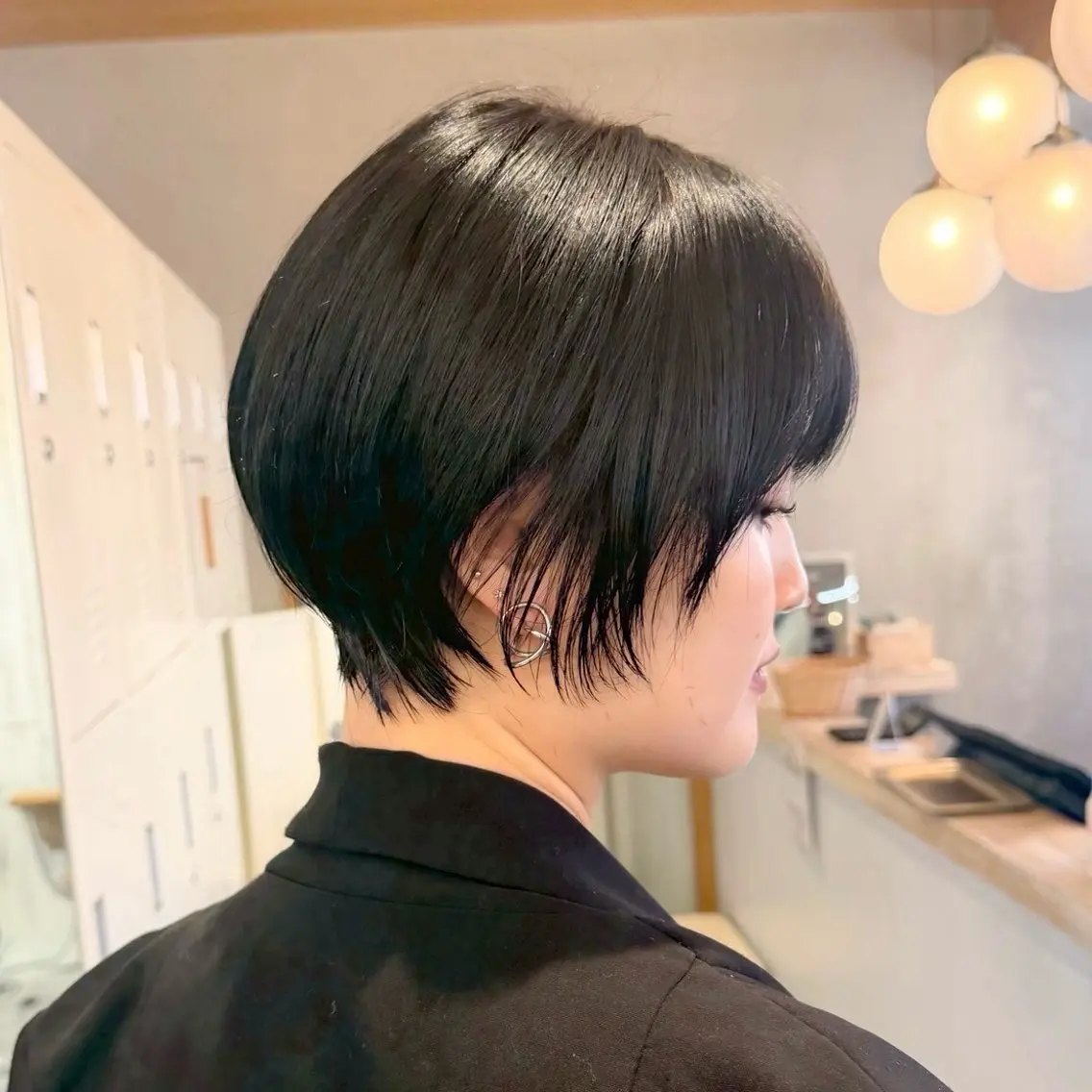ショート ハンサムショート 丸みショート くびれヘア ショートヘア 美髪ショート🐝コテ 巻風パーマ💫RUIのヘアスタイル