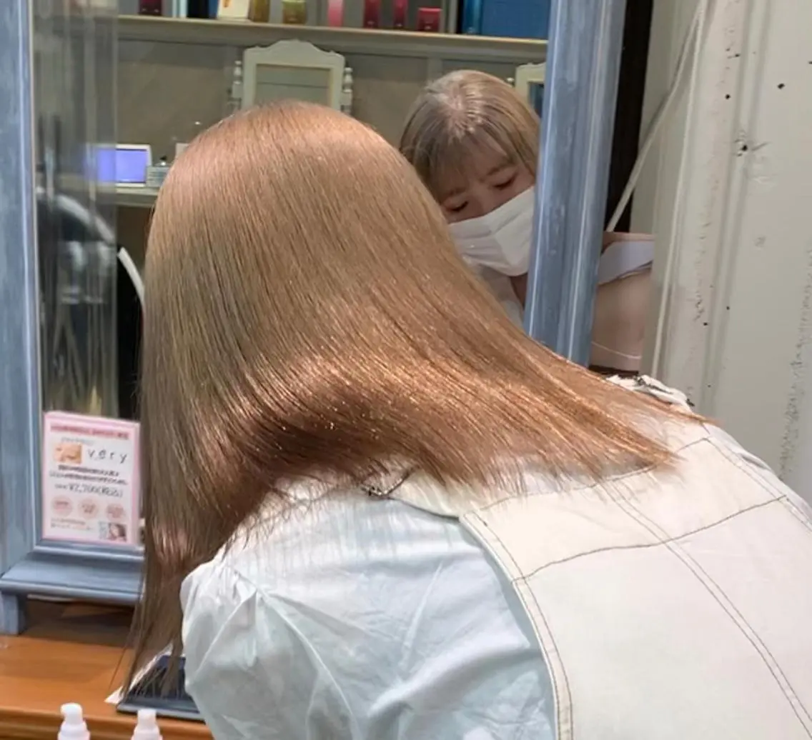 ミディアム カラー ブリーチ ハイトーンカラー トリートメント ヘアカラー トリートメント ハイトーン🤍 古江 実夢のヘアスタイル