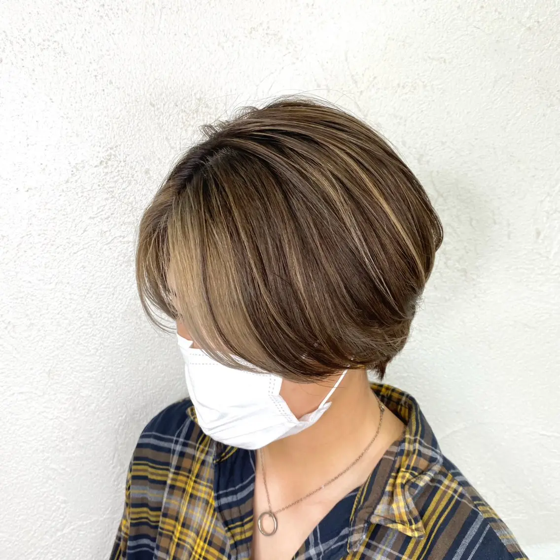 ショート カラー ショートボブ デザインカラー ハイライトカラー ボブ 顔周りカット ヘアカラー やじま ひろこのヘアスタイル