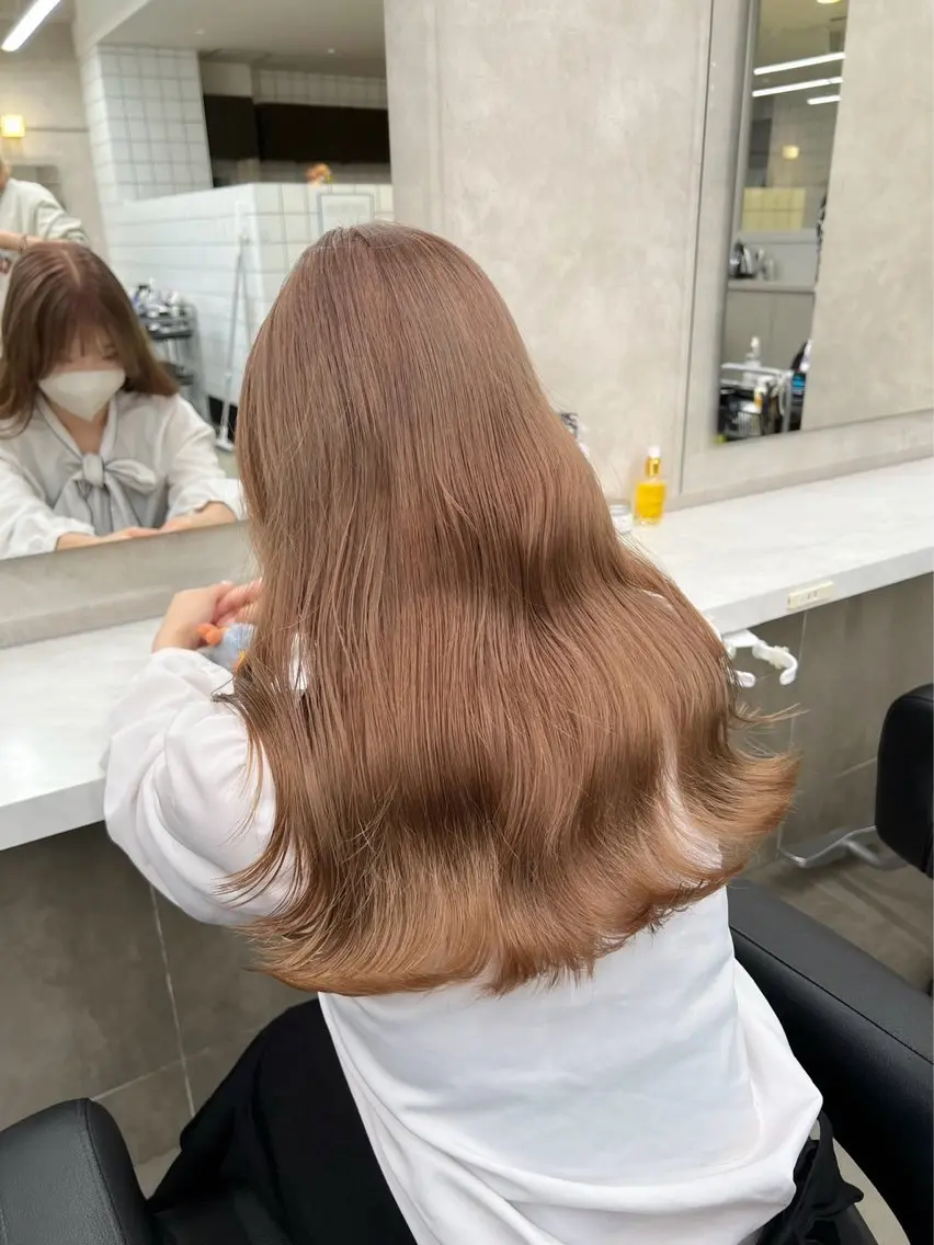 ロング カラー カット ヘアカラー トリートメント ヘッドスパ ヘアセット ハイトーンカラー 🦄レイヤーカットのヘアスタイル