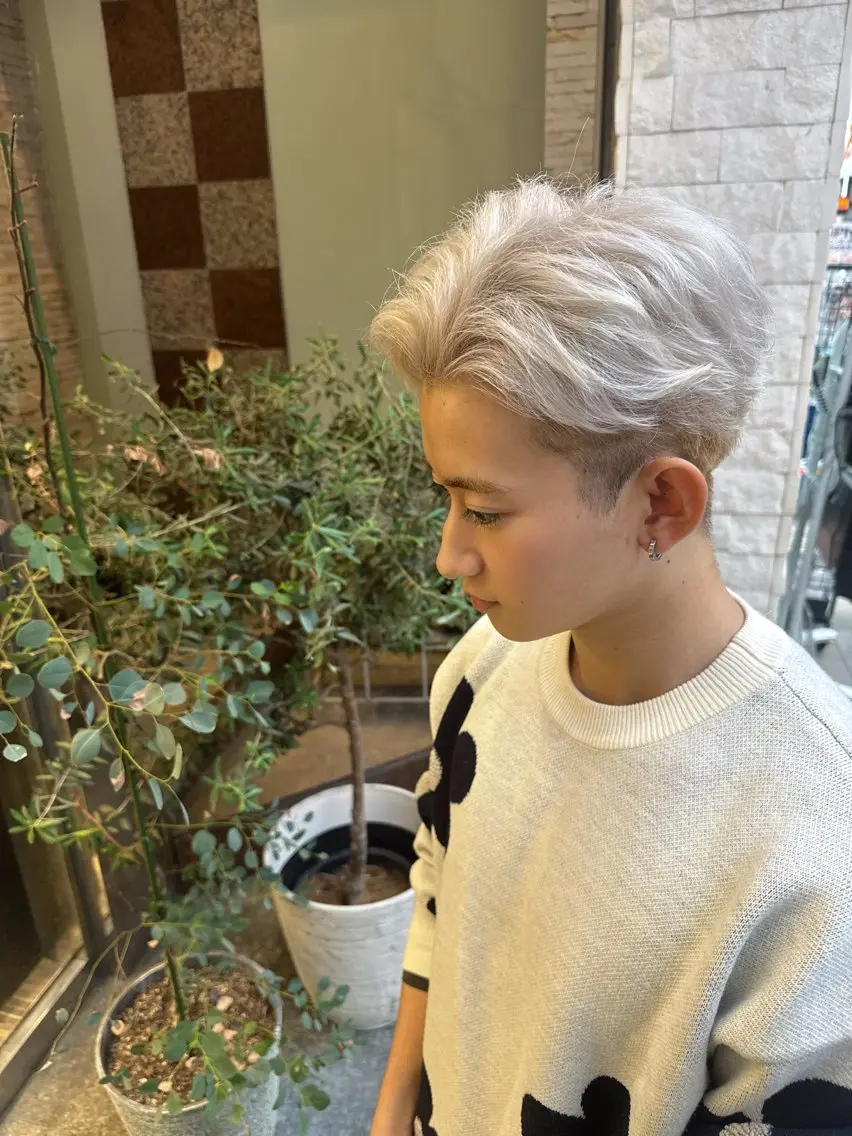 カラー メンズ EARTH 山﨑龍馬のヘアスタイル