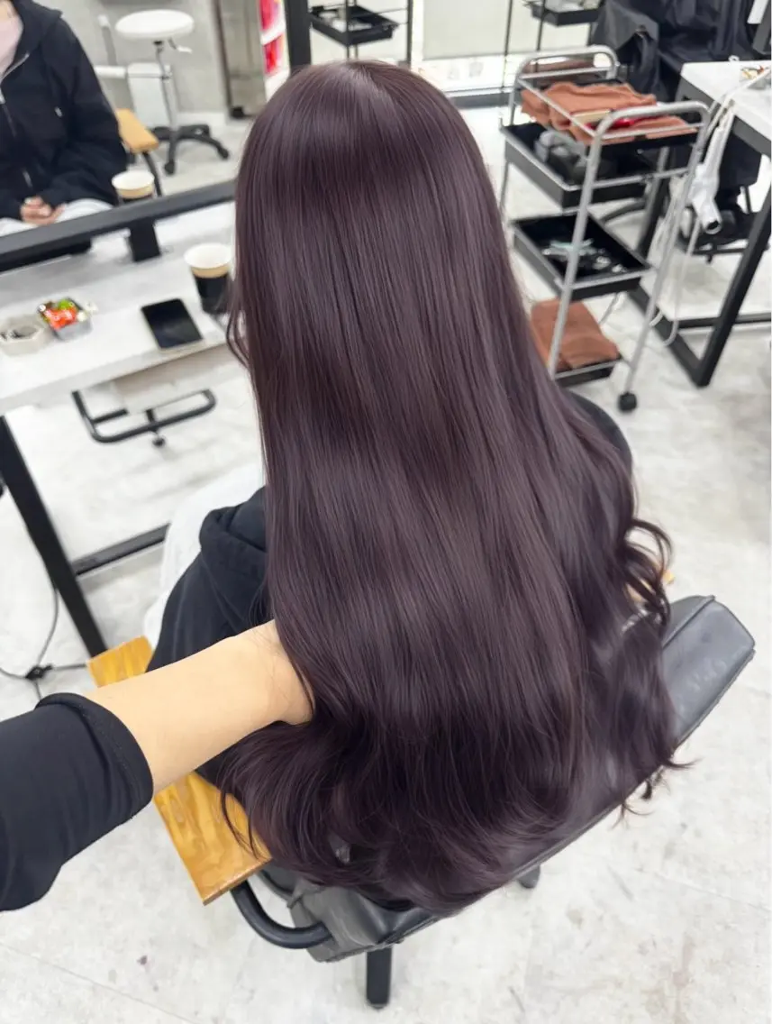 ロング カラー アッシュ アッシュブラウン ベージュカラー 黒髪 ブリーチ ヘアカラー トリートメント 赤み無し柔らかカラー 【梅田】madokaのヘアスタイル