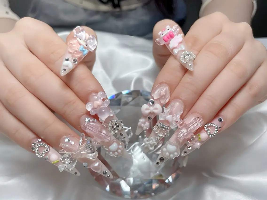 ネイル アートネイル チークネイル ジェルネイル ロングネイル マグネットネイル ハンドネイル Rin Nail 新大久保店のネイルデザイン