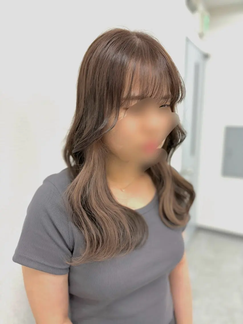 【💖話題のインナー💖】インナーカラー(ケアブリーチ込)＋プレミアム髪質改善トリートメント✨️➕コテ巻き仕上げ💕の写真