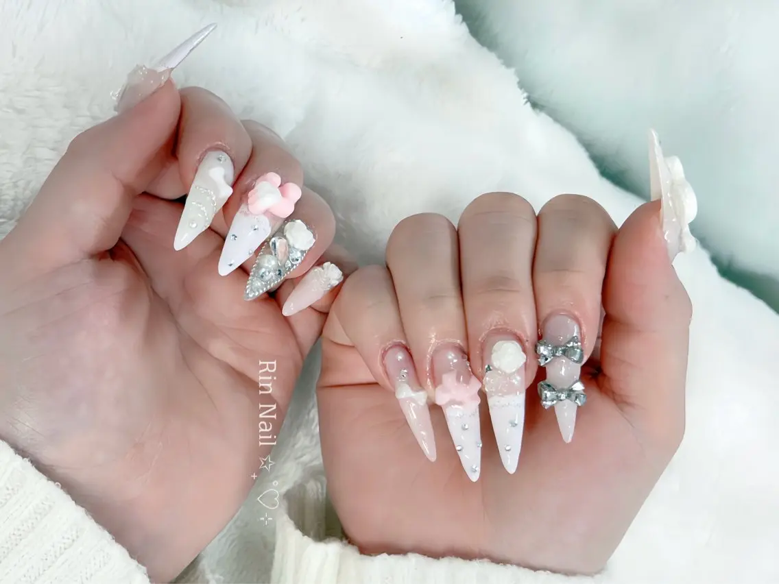 ネイル ボルドー フレンチネイル グラデーション キラキラネイル 韓国ネイル ハンドネイル Rin Nail Shinokuboのネイルデザイン