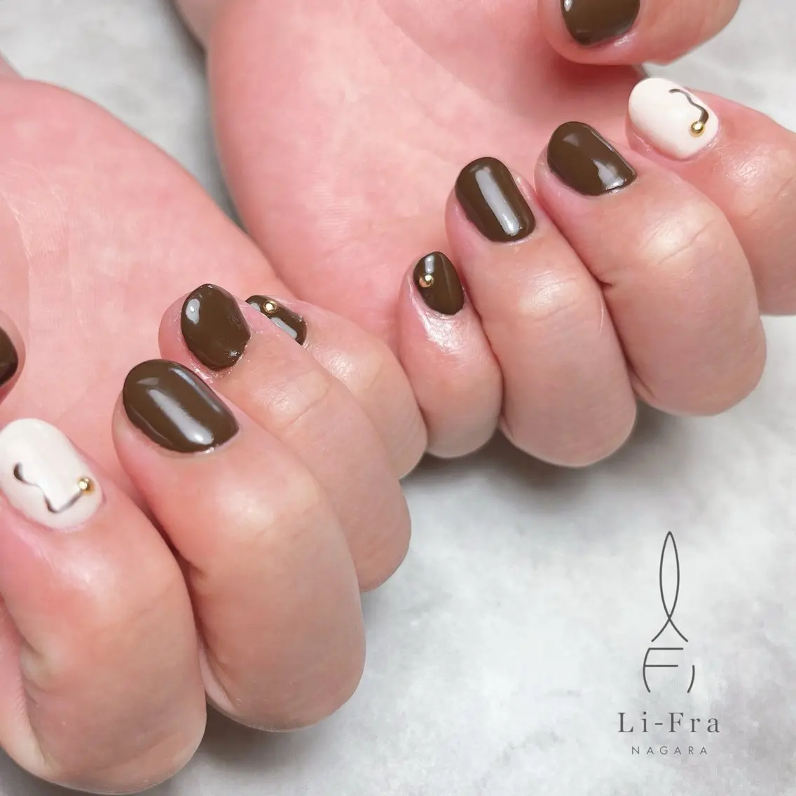 ネイル ブラウン ニュアンスネイル Li-Fra JINNOのネイルデザイン