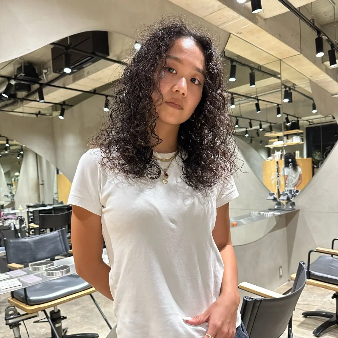 ロング パーマ ロング スパイラルパーマ カット パーマ 🌈圧倒的デザイン パーマ　関和希のヘアスタイル