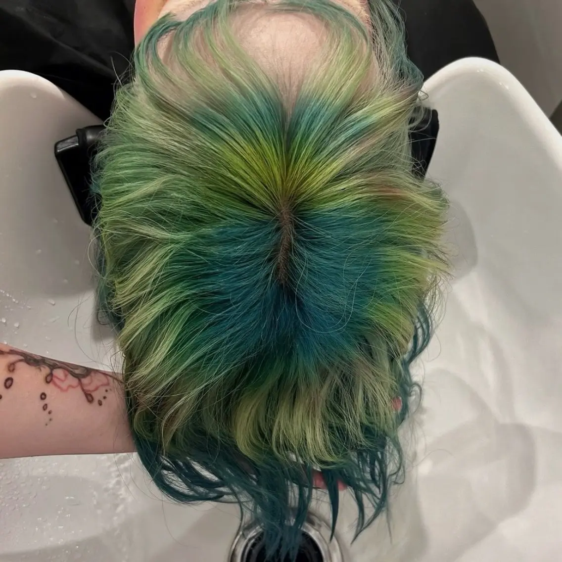 ミディアム カラー ユメナ ̖́-のヘアスタイル