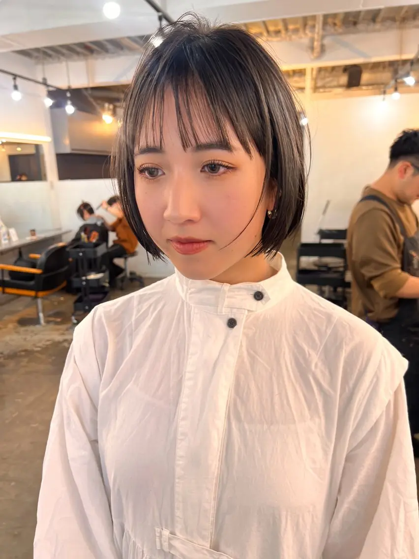 ショート カラー ブリーチ グラデーションカラー グレージュ ボブ カット ヘアカラー アンニュイレイヤー/ 火ノ見🪡のヘアスタイル