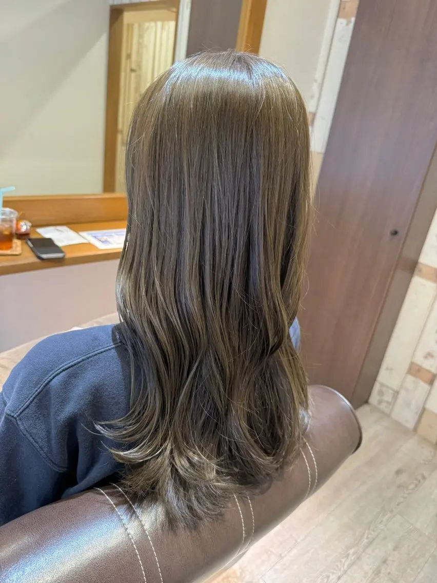 セミロング カット ヘアカラー トリートメント 佐藤 真依のその他イメージ