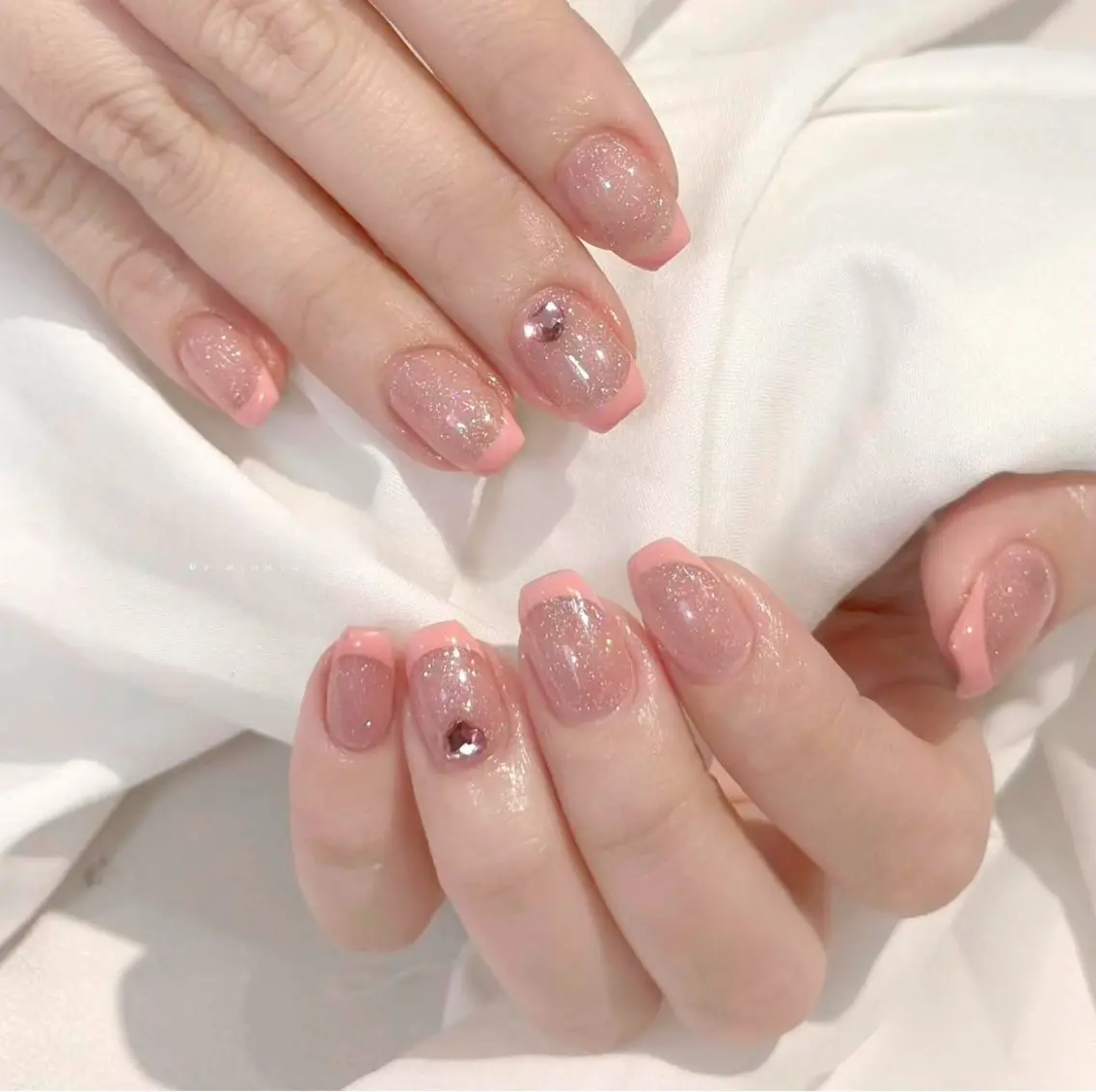 ネイル フレンチネイル キラキラネイル マグネットネイル ミラーネイル ニュアンスネイル ハンドネイル Tira Nailのネイルデザイン