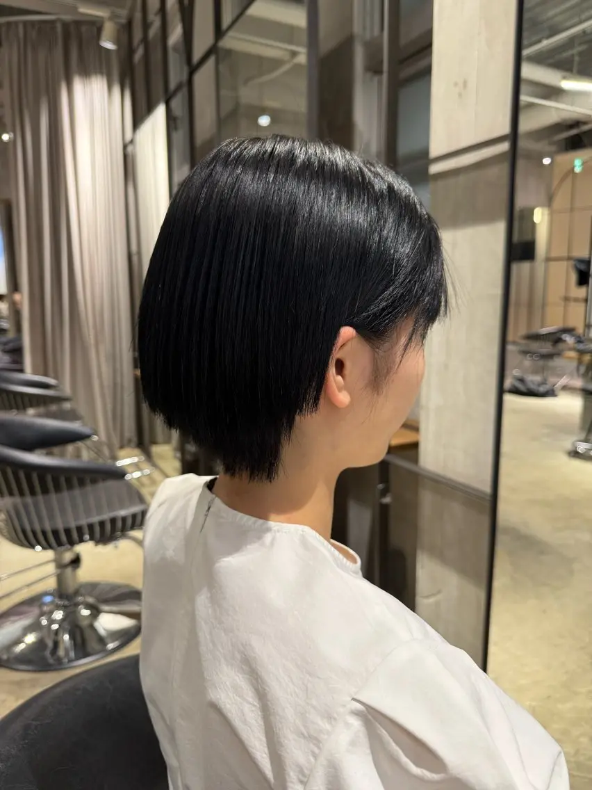 ショート カラー 須藤　優真 切りっぱなしボブのヘアスタイル
