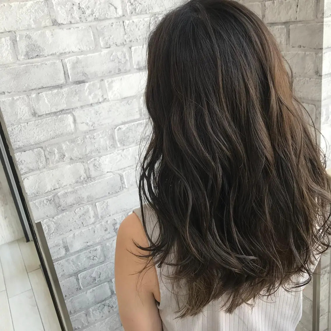 ロング カラー グレージュ ヘアカラー トリートメント Oopsレイヤー 加藤澄都のヘアスタイル
