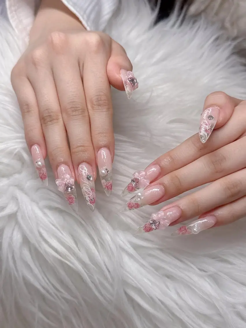 ネイル 長さ出し グラデーション 卒業式 キラキラネイル マグネットネイル ハンドネイル Lee Nailsのネイルデザイン