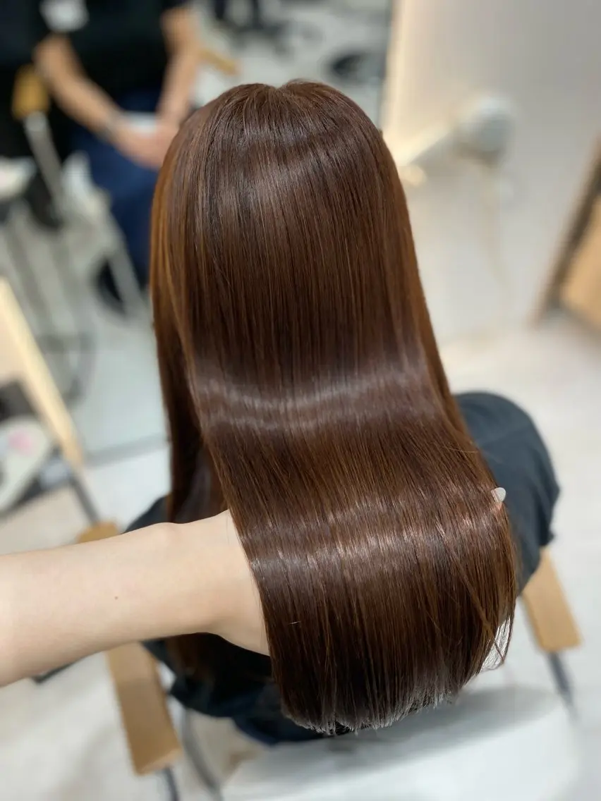 ロング パーマ ストレートパーマ カット 縮毛矯正 トリートメント 艶髪・透明感カラー・ 韓国ヘア・Yuriのヘアスタイル