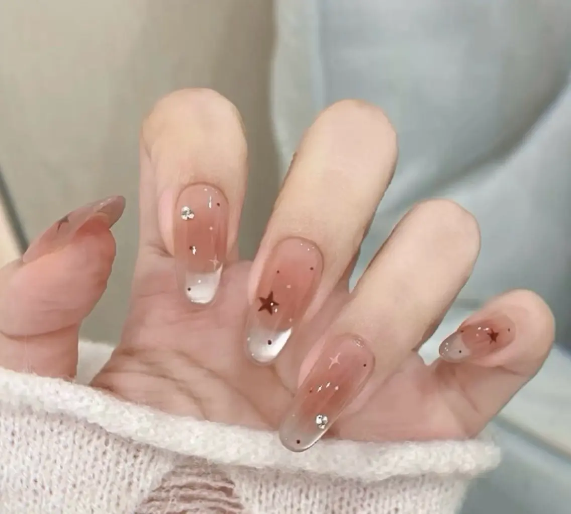 ネイル チークネイル 長さ出し フラワーネイル フレンチネイル ガーリー sun nail池袋 モデル募集のネイルデザイン