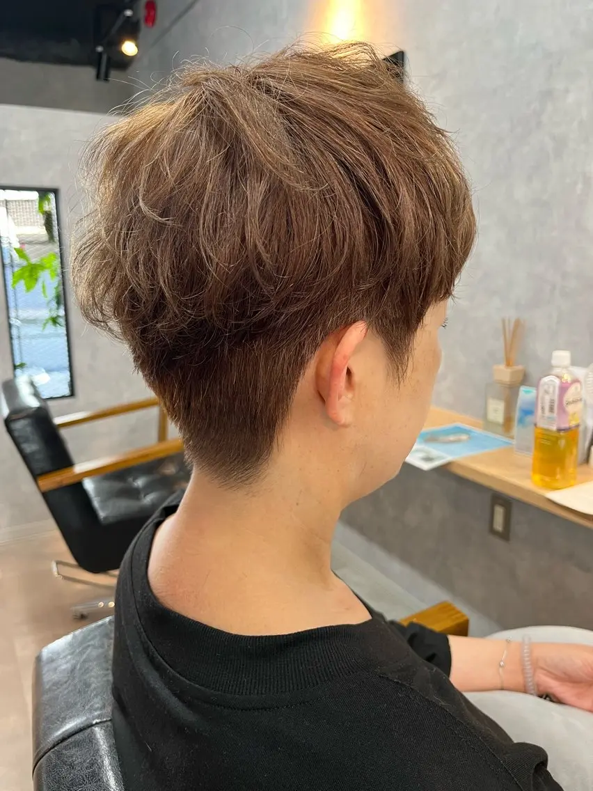 ショート パーマ ベリーショート ショートヘア 小山洋次/阪急茨木/ 透明感カラーショートのヘアスタイル