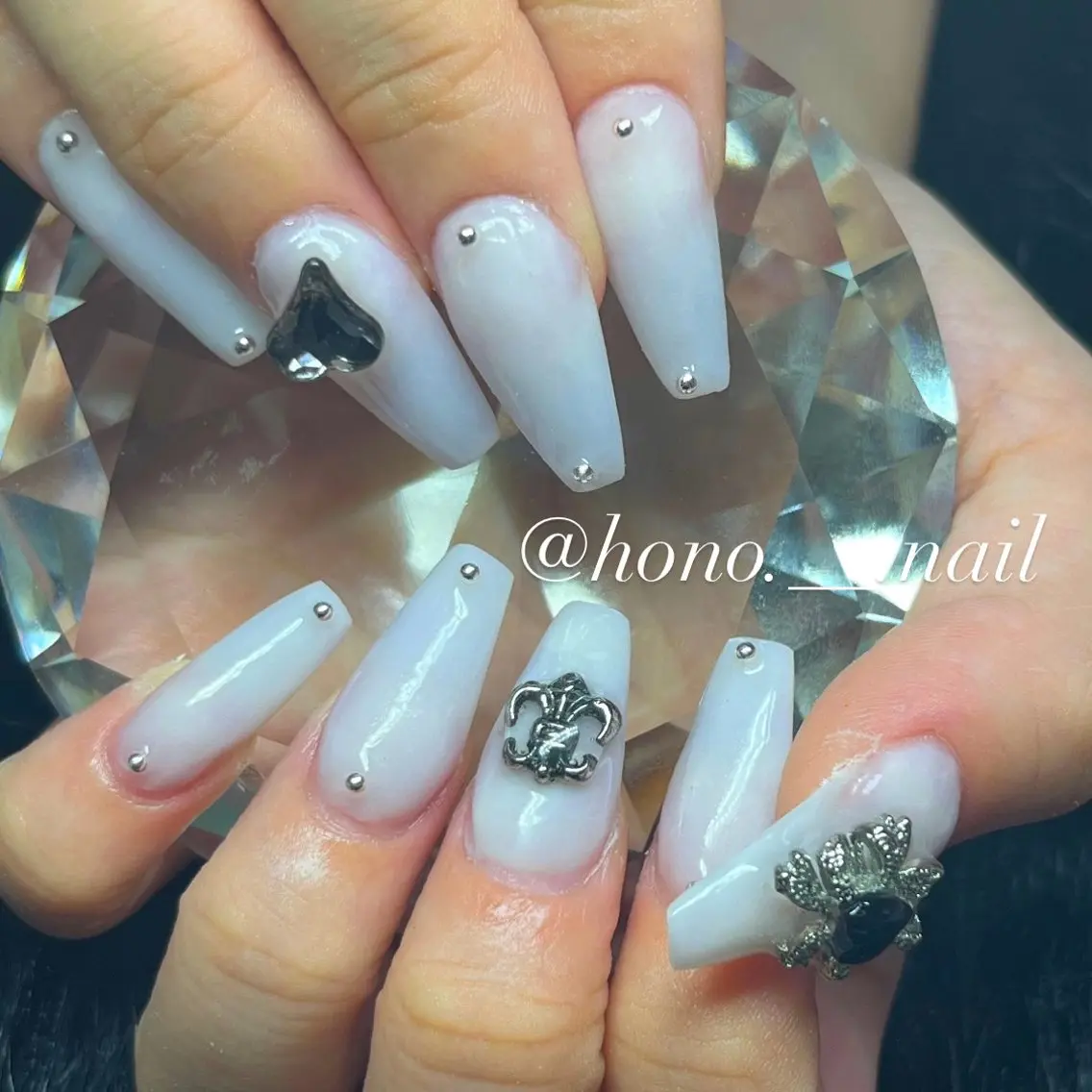 ネイル ハンドネイル NailSalo AriuMのネイルデザイン