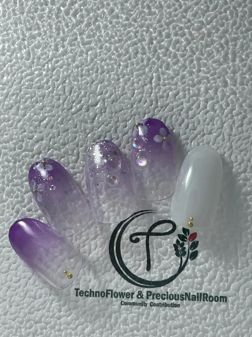 ネイル フラワーネイル precious nail roomのネイルデザイン