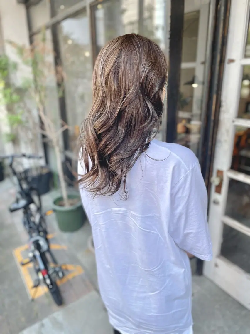 セミロング カラー 日高 香織のヘアスタイル
