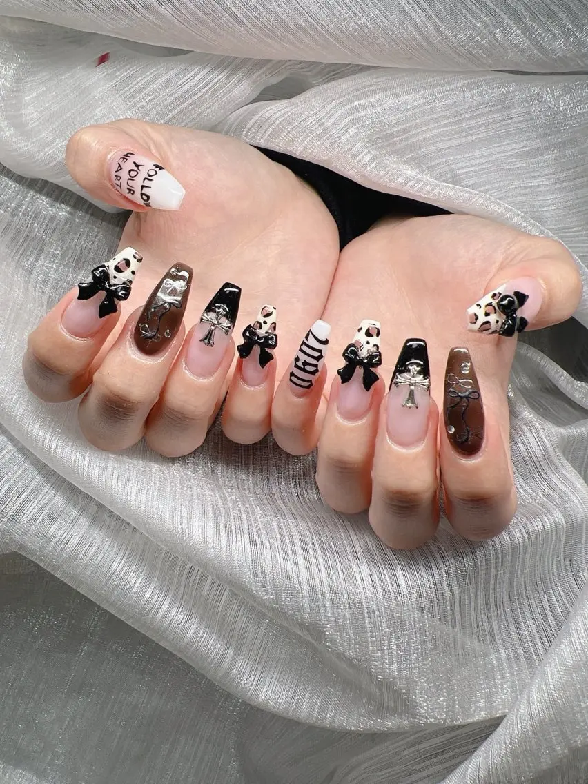 ネイル 長さ出し グラデーション 卒業式 キラキラネイル マグネットネイル Lee Nailsのネイルデザイン