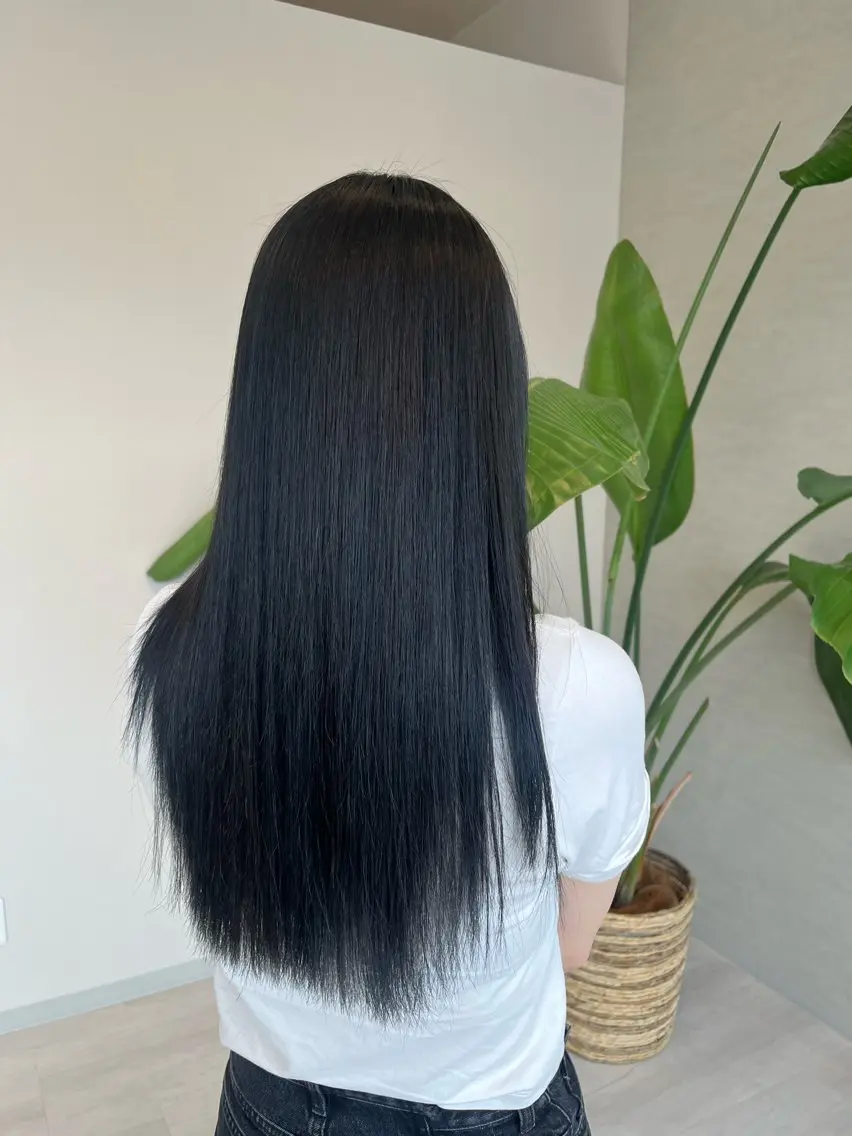 カラー 黒髪 ブルーカラー ブルーブラック 星野 萌々香のヘアスタイル