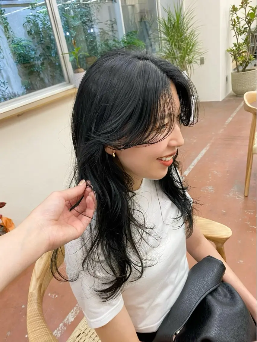 ロング ロングレイヤー レイヤーカット ロング 似合わせカット 小顔カット 伊藤朱音/栄/ レイヤーカットのヘアスタイル