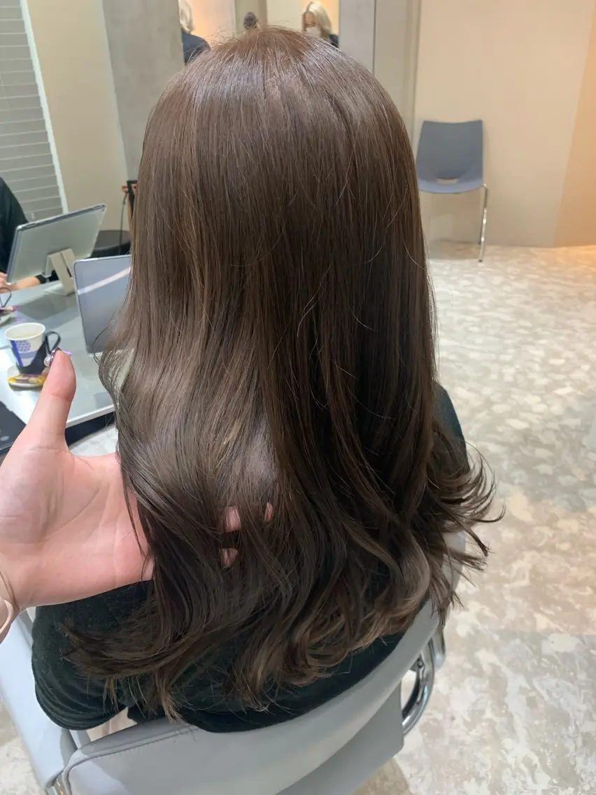 セミロング カラー カット ヘアカラー トリートメント ERENA💚 ヘアアレンジのヘアスタイル