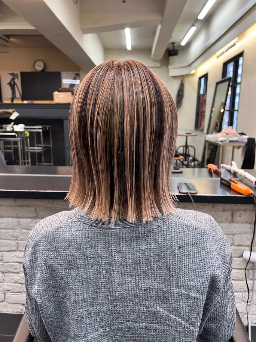 ショート カラー バレイヤージュ レイヤーカット 退色まで透明感ある ダブルカラー/リクのヘアスタイル
