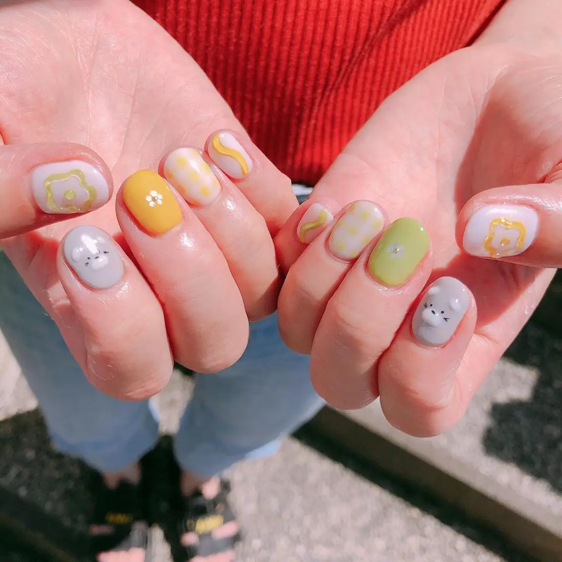 ネイル ハンドネイル フットネイル Silent 話さないネイルサロンのネイルデザイン
