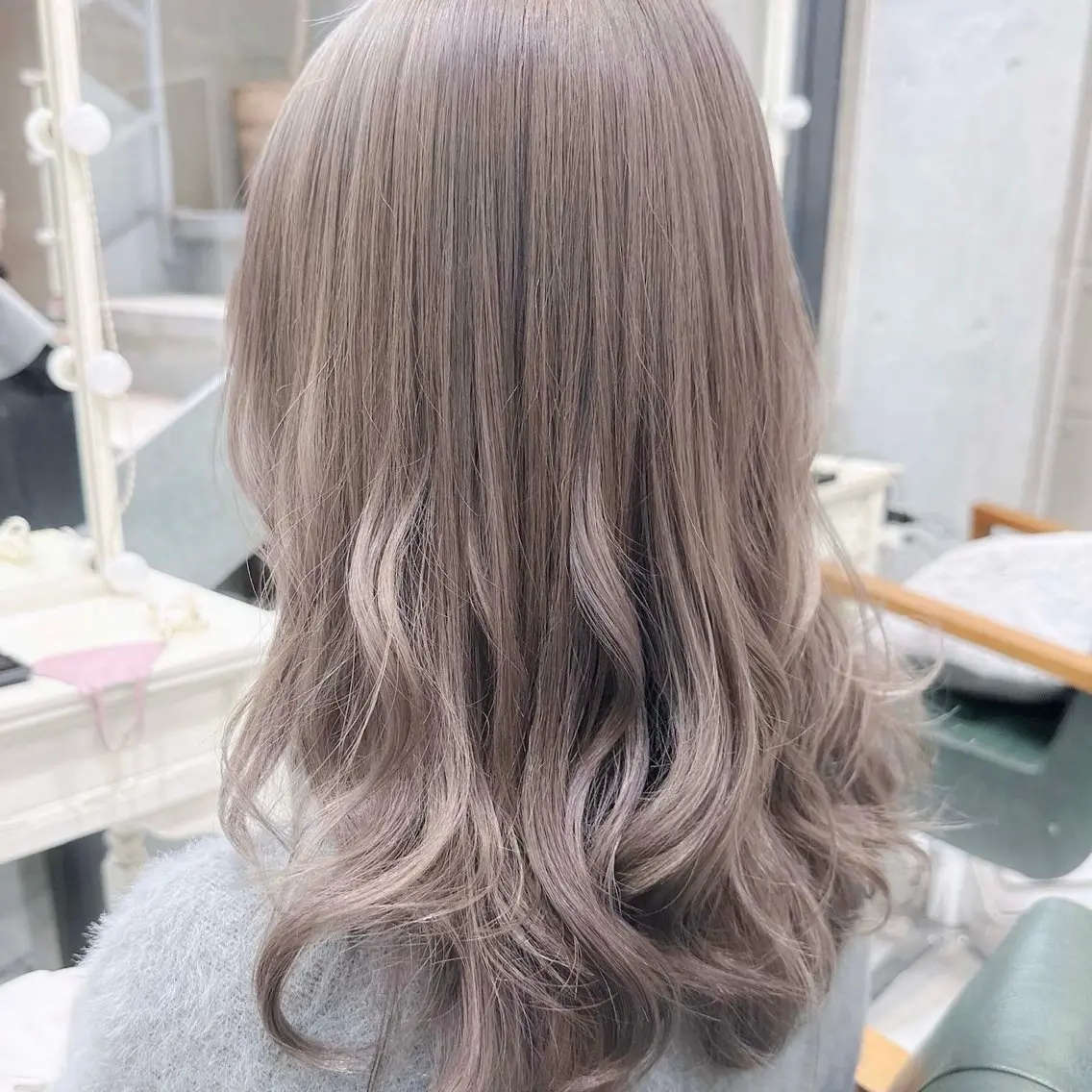 セミロング カラー ベージュカラー ブリーチ ブロンド デザインカラー ハイトーンカラー ヘアカラー トリートメント ヘアセット DAYS Men’sのヘアスタイル