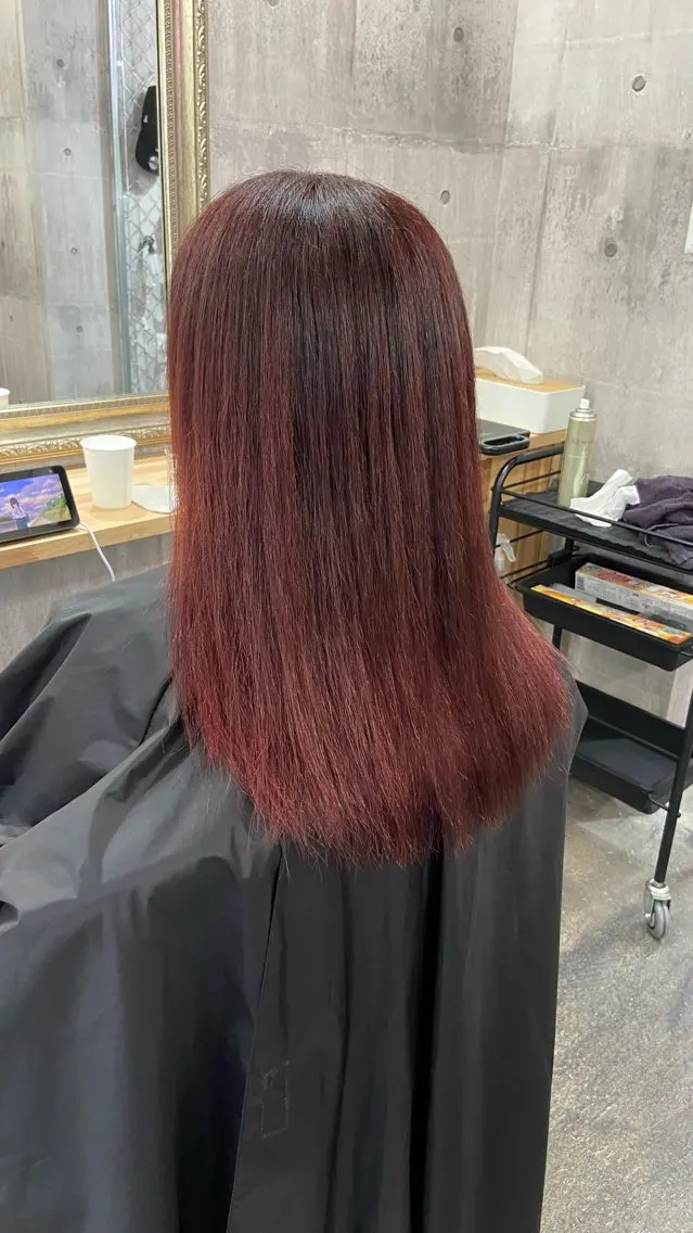 ロング カラー ボルドーカラー カット ヘアカラー トリートメント Sunny side 大名 RIOのヘアスタイル