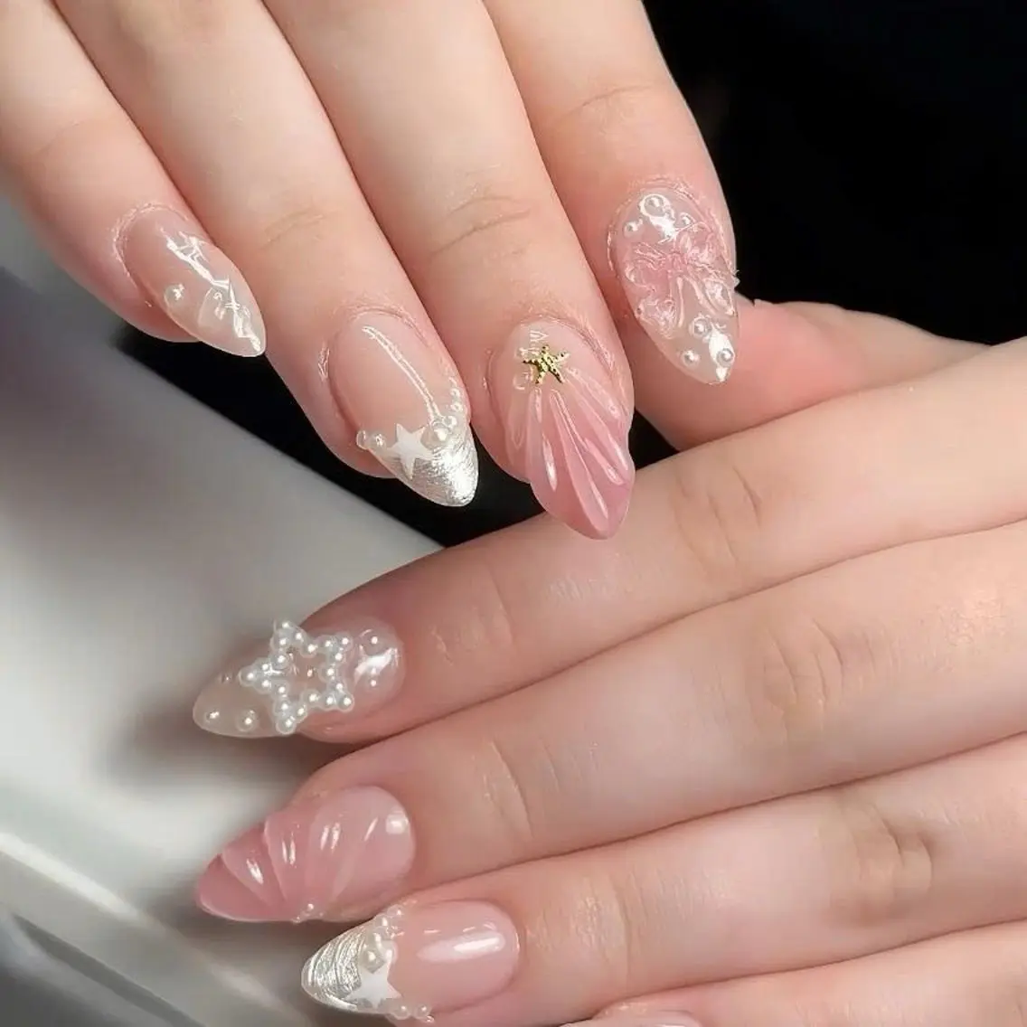 ネイル アートネイル チークネイル 韓国ネイル マグネットネイル ニュアンスネイル ハンドネイル NAILS168 新大久保店のネイルデザイン