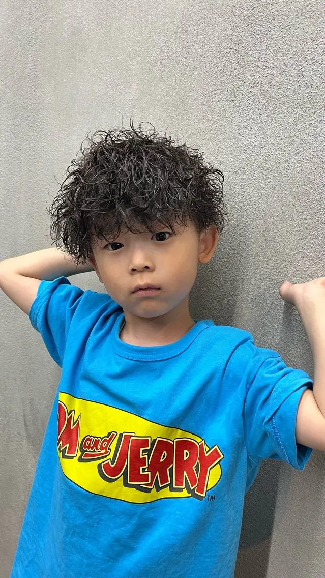 パーマ メンズ 岡本 悠聖のヘアスタイル