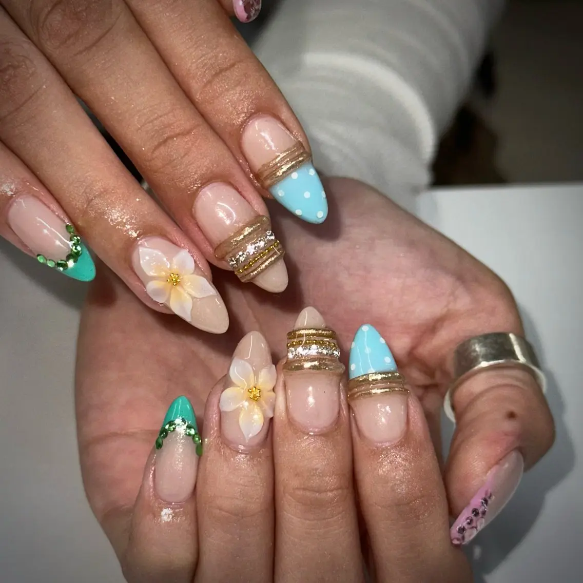 ネイル ハンドネイル mis uzuのネイルデザイン