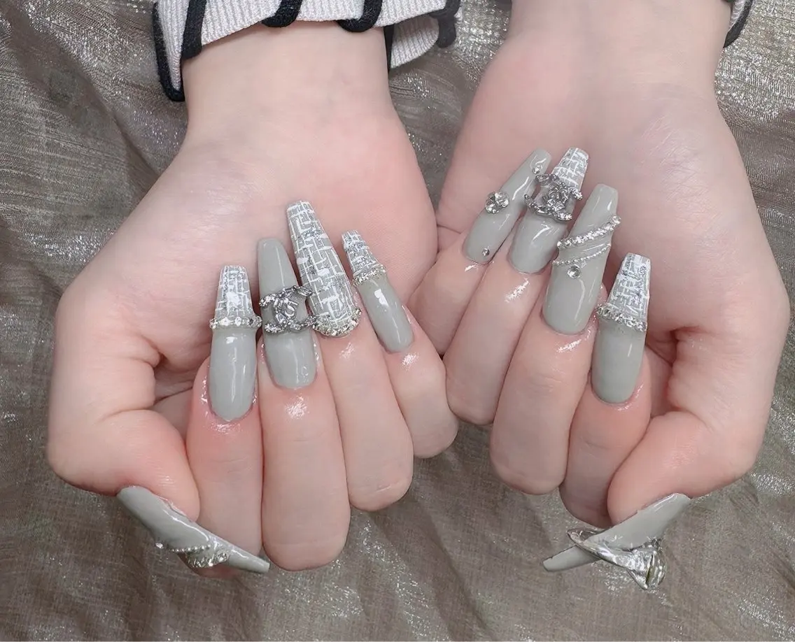 ネイル オーロラネイル フレンチネイル ジェルネイル ハロウィン キラキラネイル ハンドネイル H.baby Nail Salonのネイルデザイン