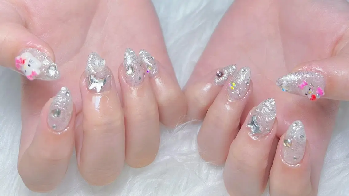 ネイル AURA NAIL 上前津のネイルデザイン