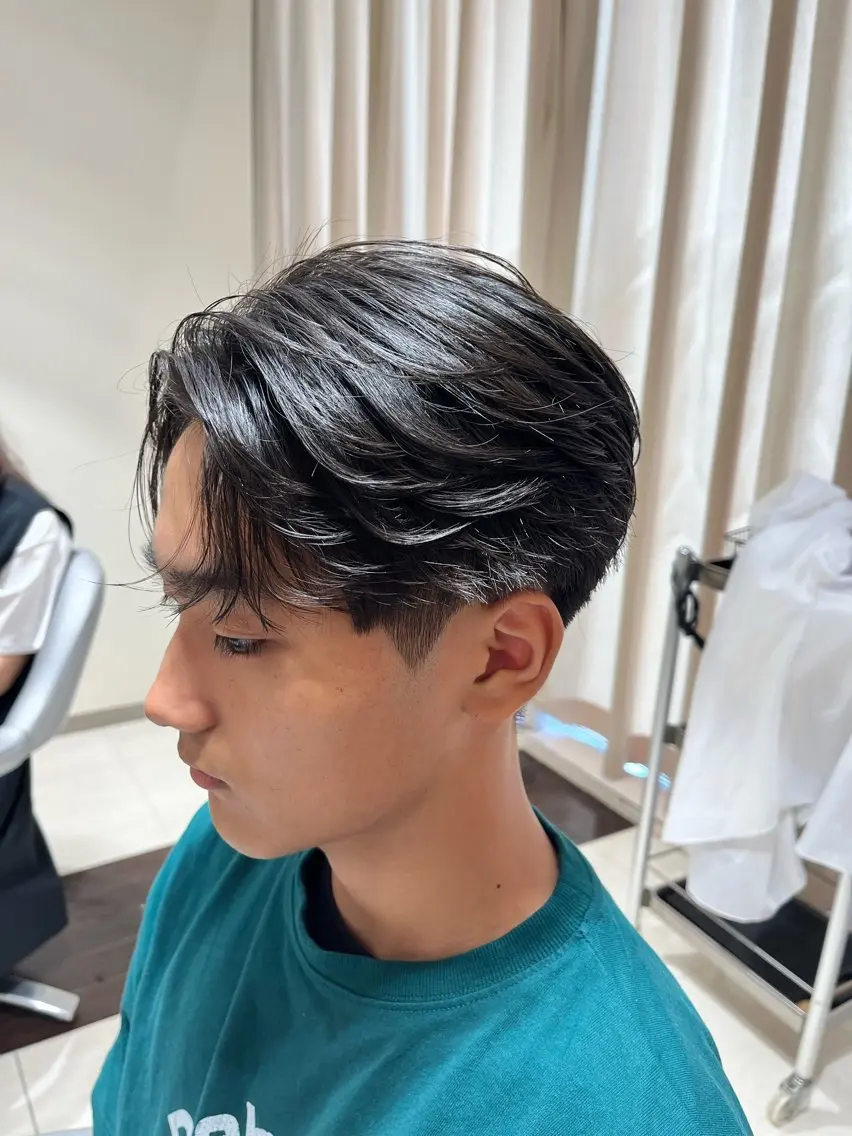 ショート パーマ メンズ センターパート メンズパーマ ニュアンスパーマ 🧊メンズ特化🧊 高木航希のヘアスタイル