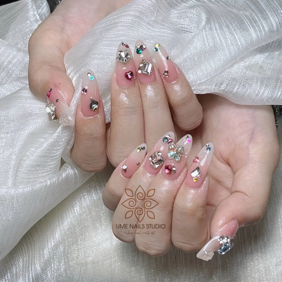 ネイル チークネイル クリアネイル ガーリー キラキラネイル 韓国ネイル Ume Nail Studioのネイルデザイン
