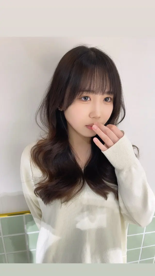 セミロング カラー ヘアアレンジ 韓国風ヘア レイヤーカット 小顔カット 指名1位・六三四🌻 まとまり続くレイヤーのヘアスタイル