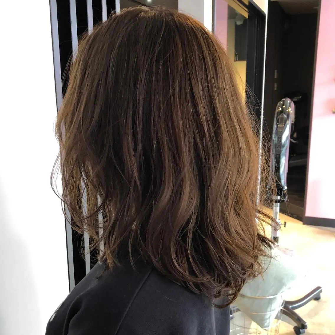 ミディアム カラー ベージュカラー looker ルーカーのヘアスタイル