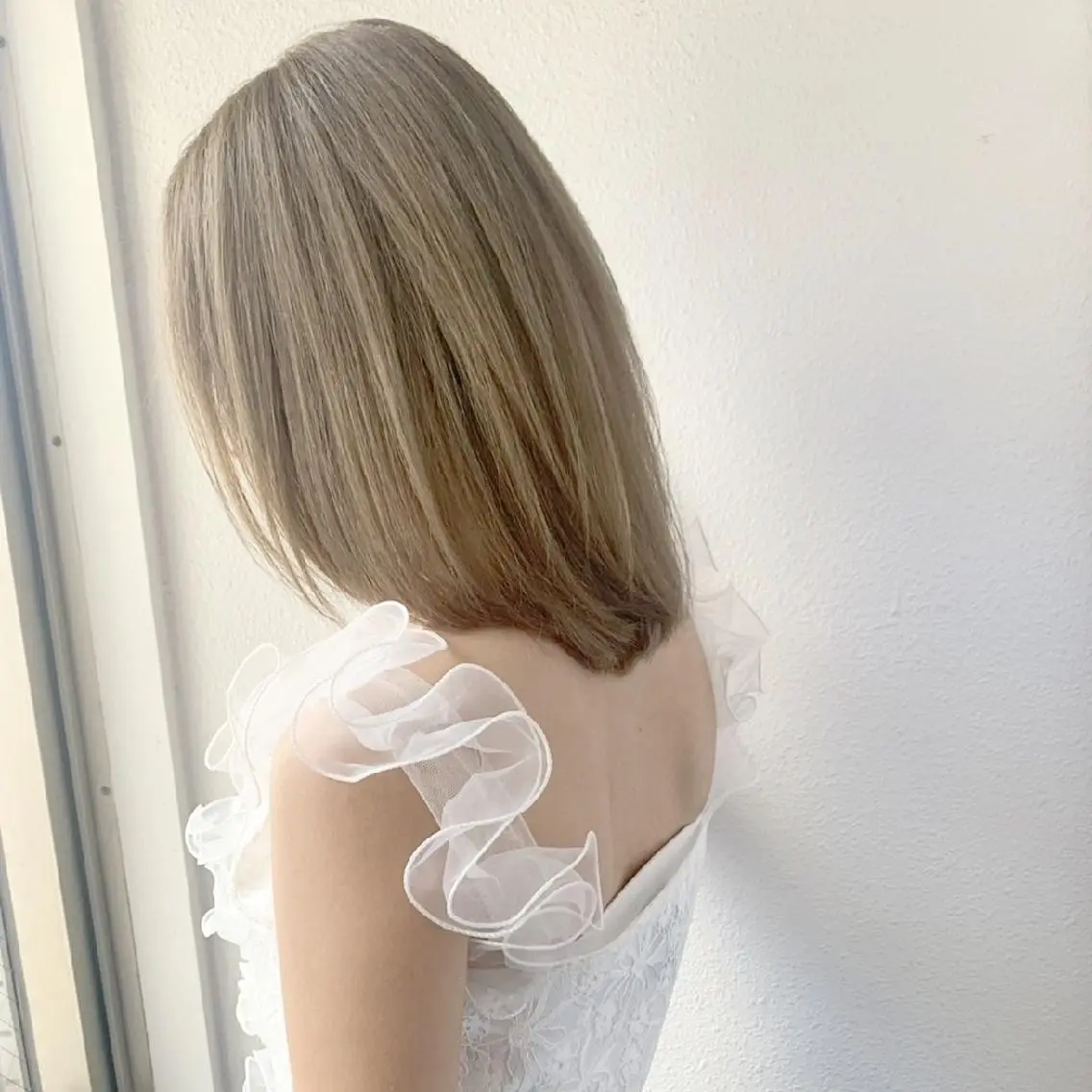 ミディアム カラー ベージュカラー ミルクティーベージュ カット ヘアカラー 竹内啓太 ボブのヘアスタイル