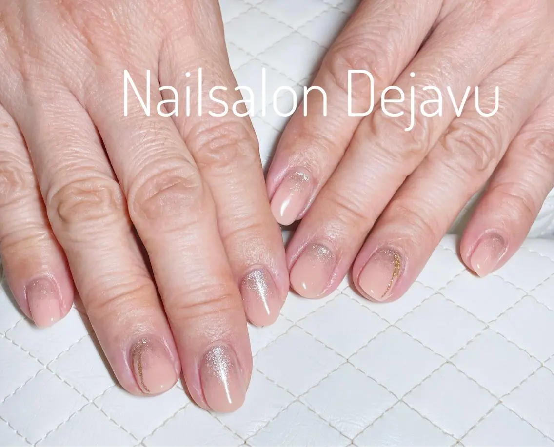 ネイル アートネイル グラデーション オフィスネイル ワンカラーネイル シンプルネイル Nail salon Dejavu 🌿のネイルデザイン